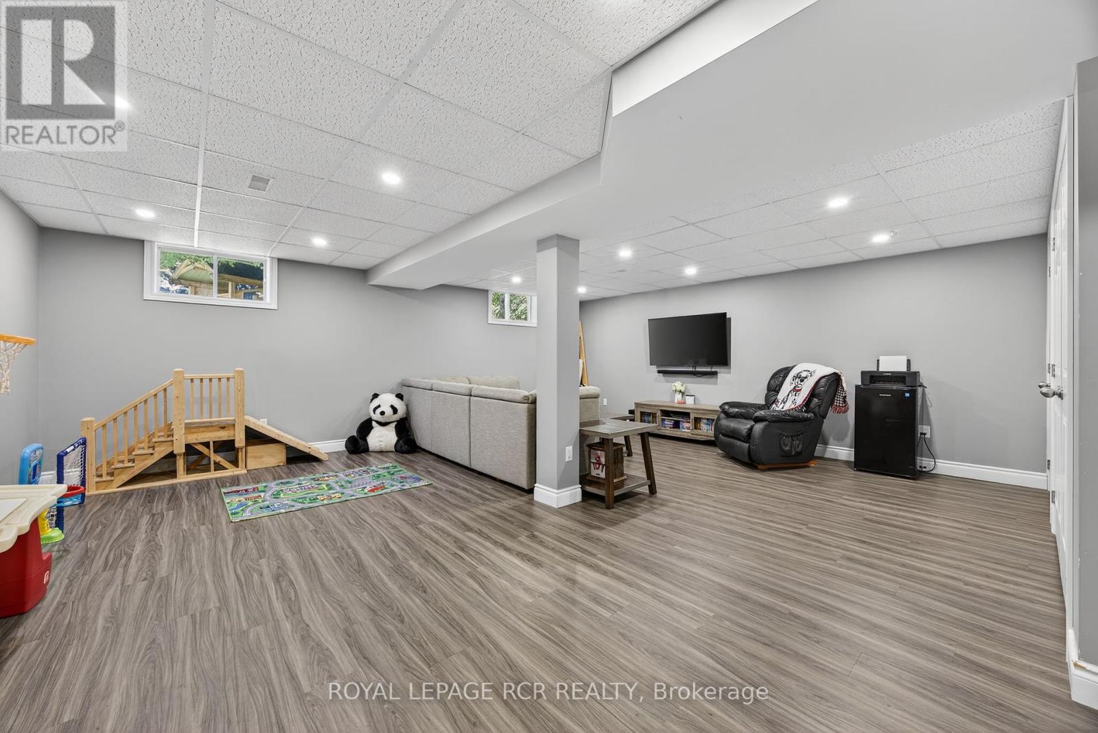 Photo 25 of 170 B Frederick Street W, Wellington North ON