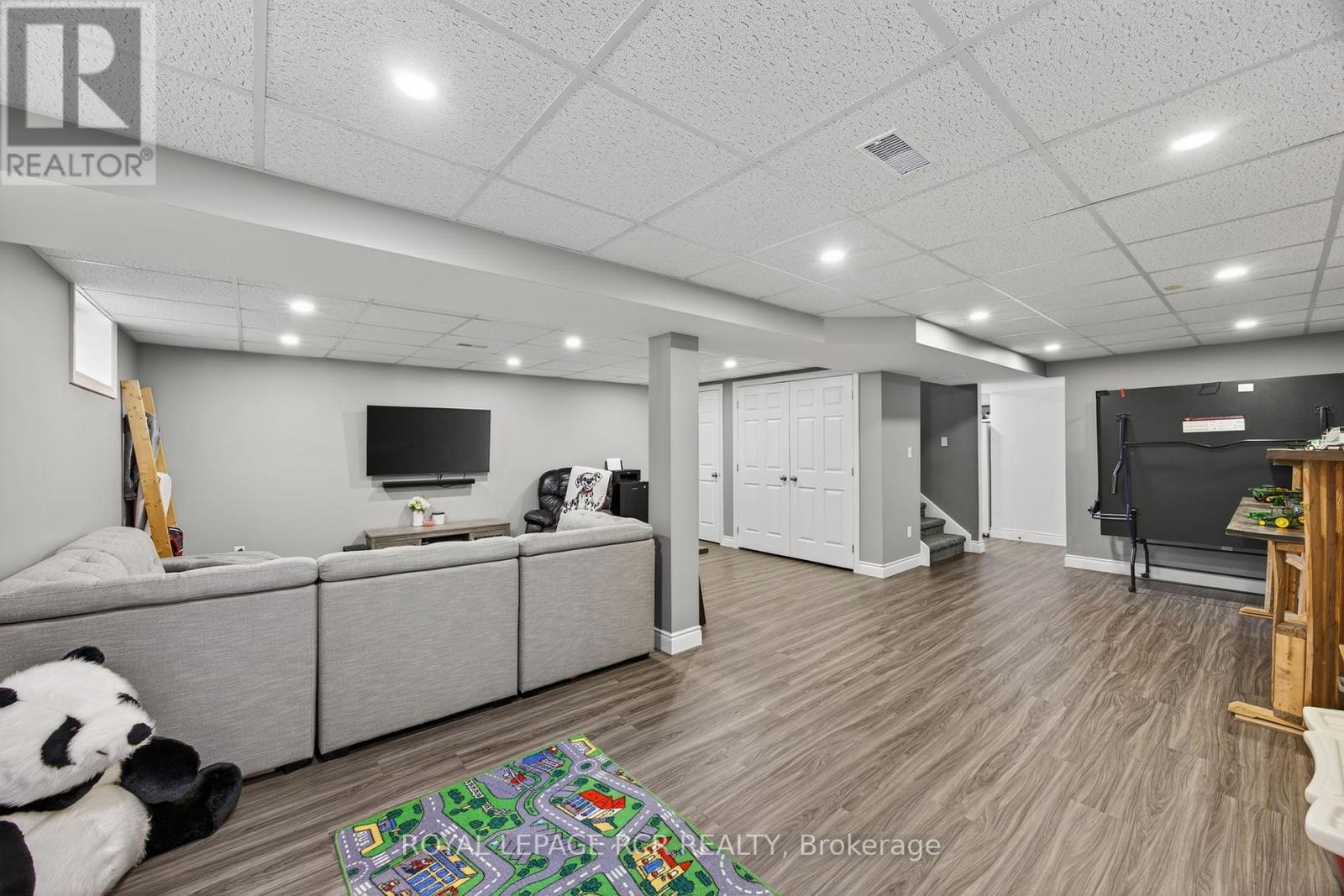 Photo 26 of 170 B Frederick Street W, Wellington North ON