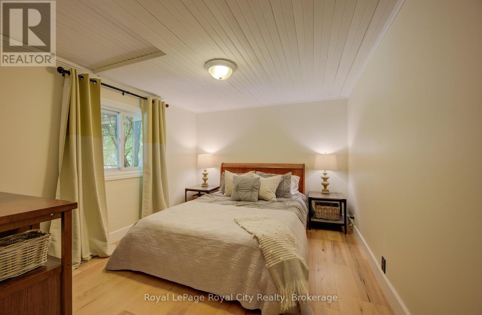 Photo 21 of 513 St Andrew Street W, Centre Wellington ON