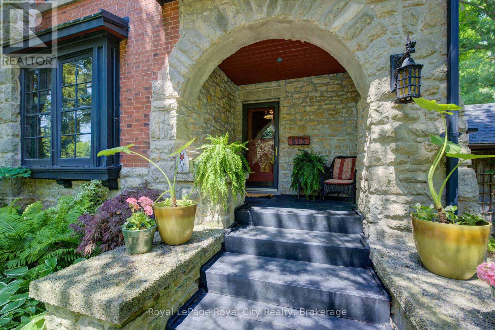 Photo 22 of 513 St Andrew Street W, Centre Wellington ON
