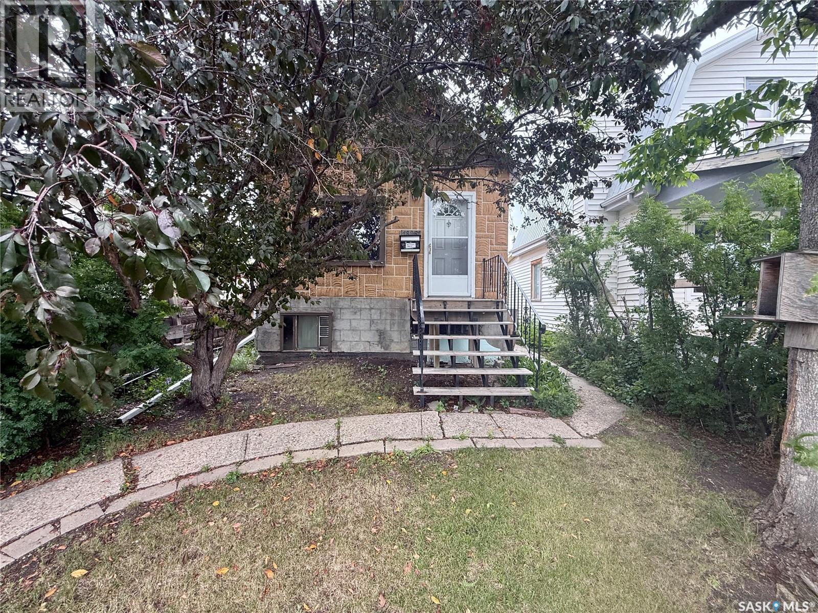 Photo 12 of 1825 Connaught Street, Regina SK