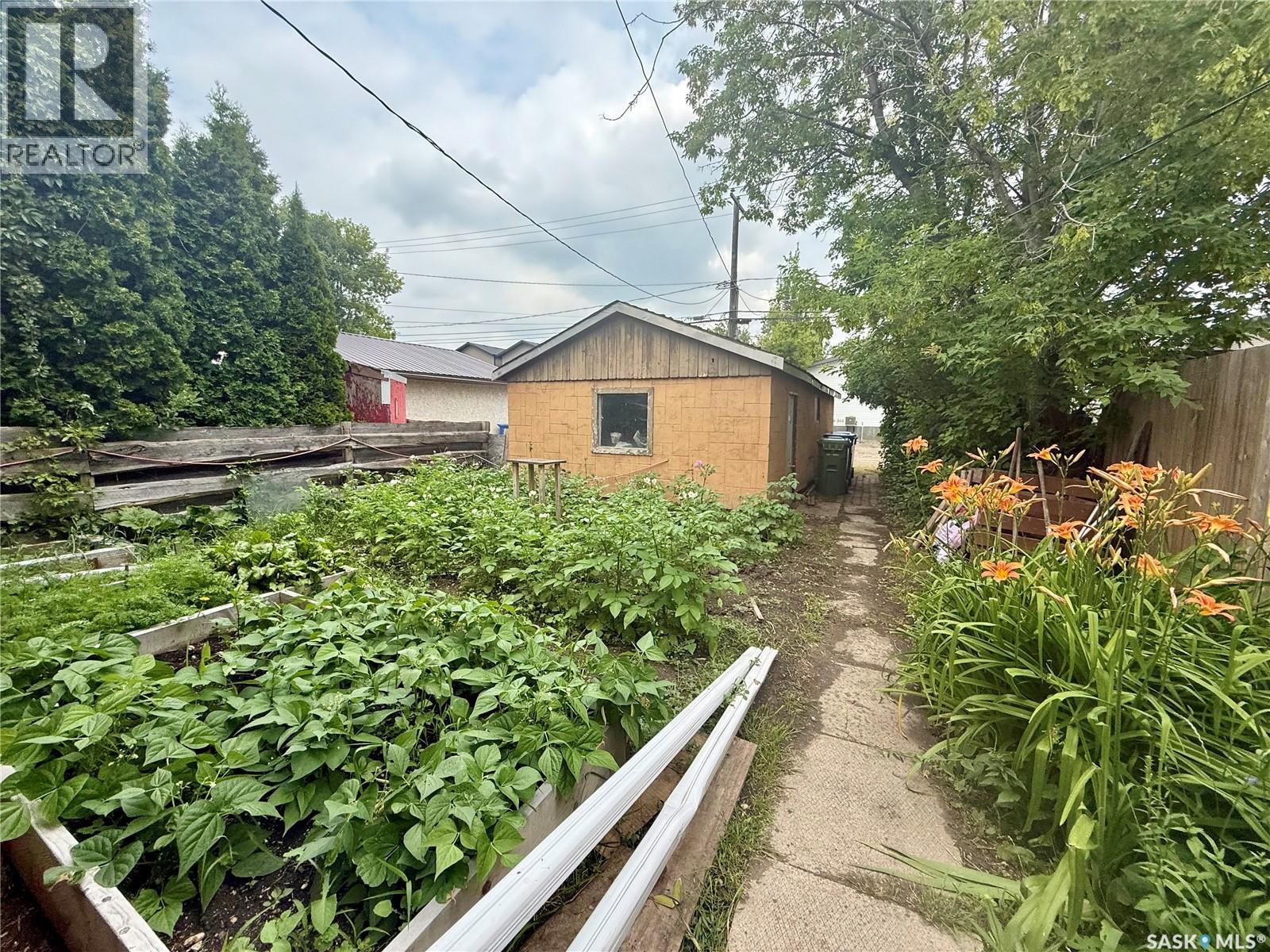 Photo 13 of 1825 Connaught Street, Regina SK