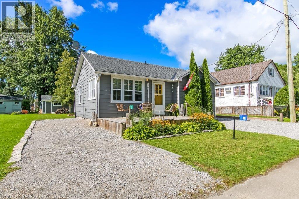 Photo 3 of 18 Isabel Street, Turkey Point ON
