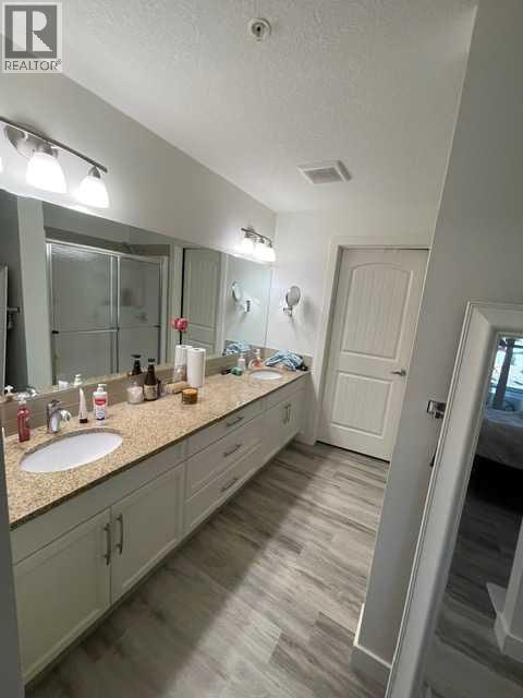 Photo 5 of 209 173 Fairmont Boulevard S, Lethbridge AB