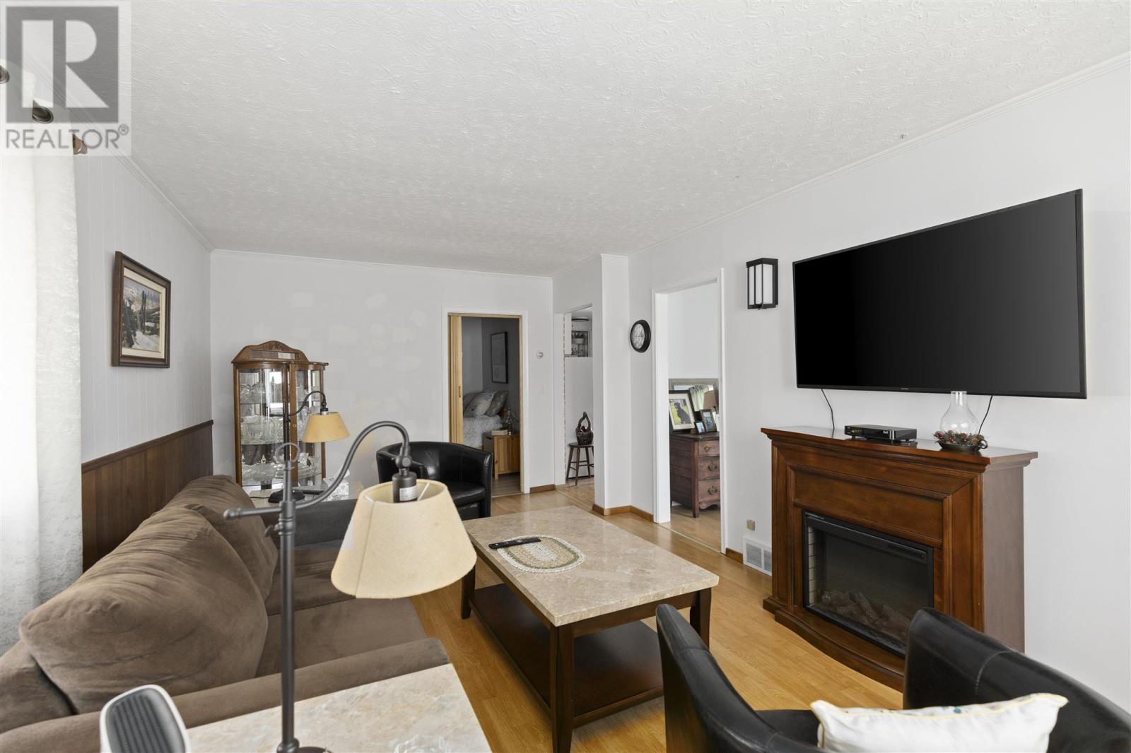 Photo 8 of 699 Douglas St, Sault Ste Marie ON