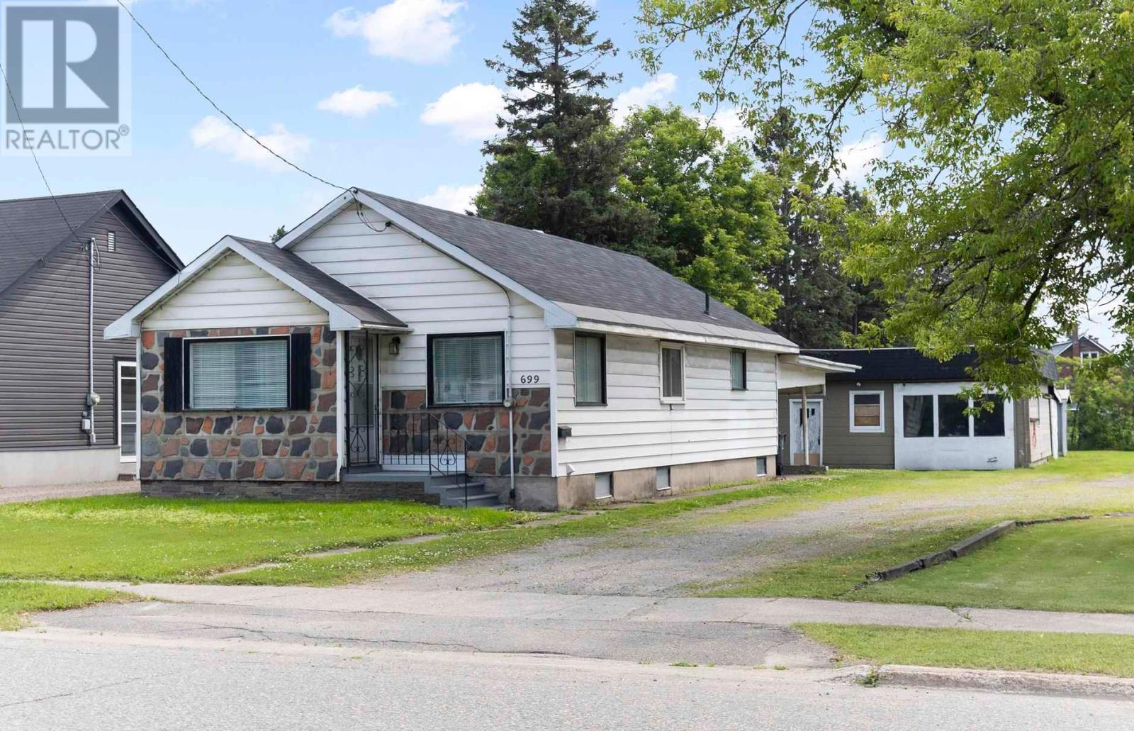 Photo 28 of 699 Douglas St, Sault Ste Marie ON