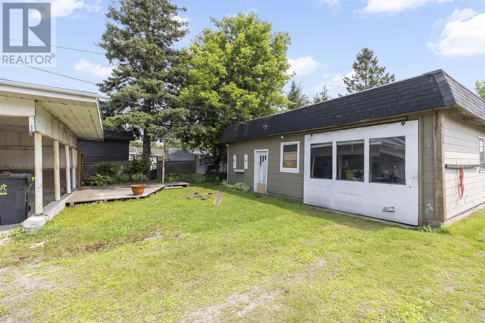 Photo 21 of 699 Douglas St, Sault Ste Marie ON