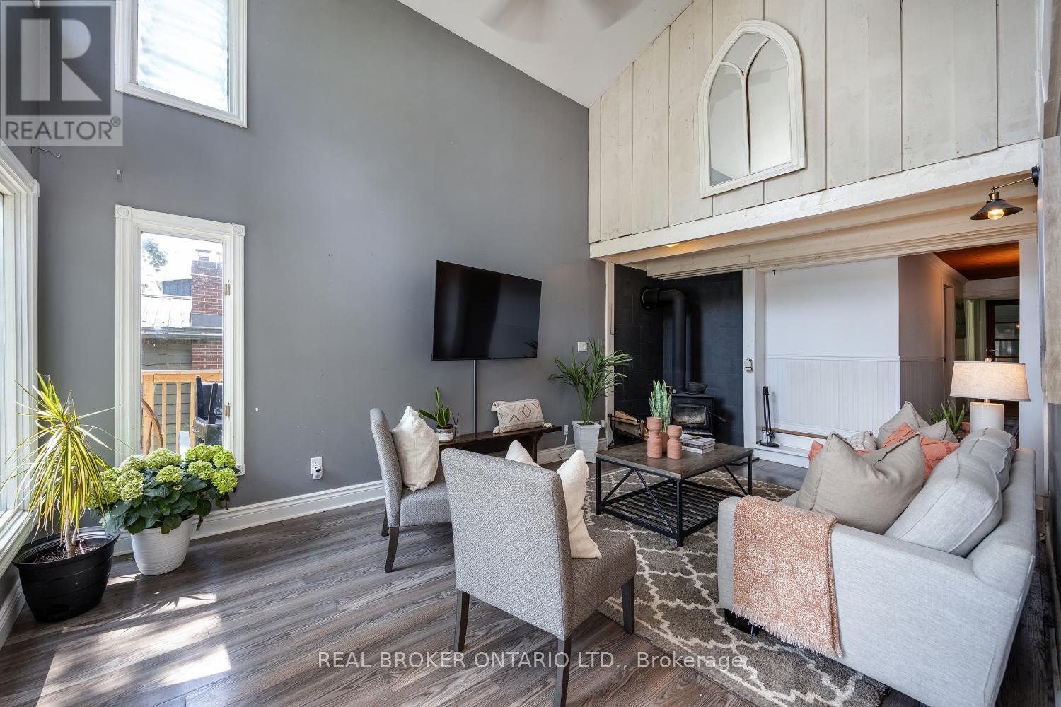 Photo 11 of 126 Pine Point Lane, Scugog ON