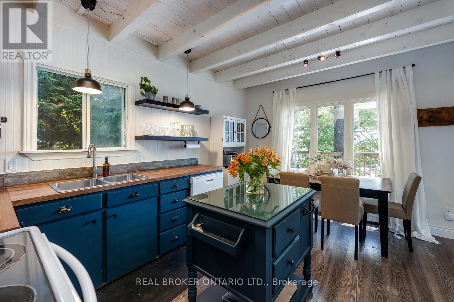 Photo 12 of 126 Pine Point Lane, Scugog ON