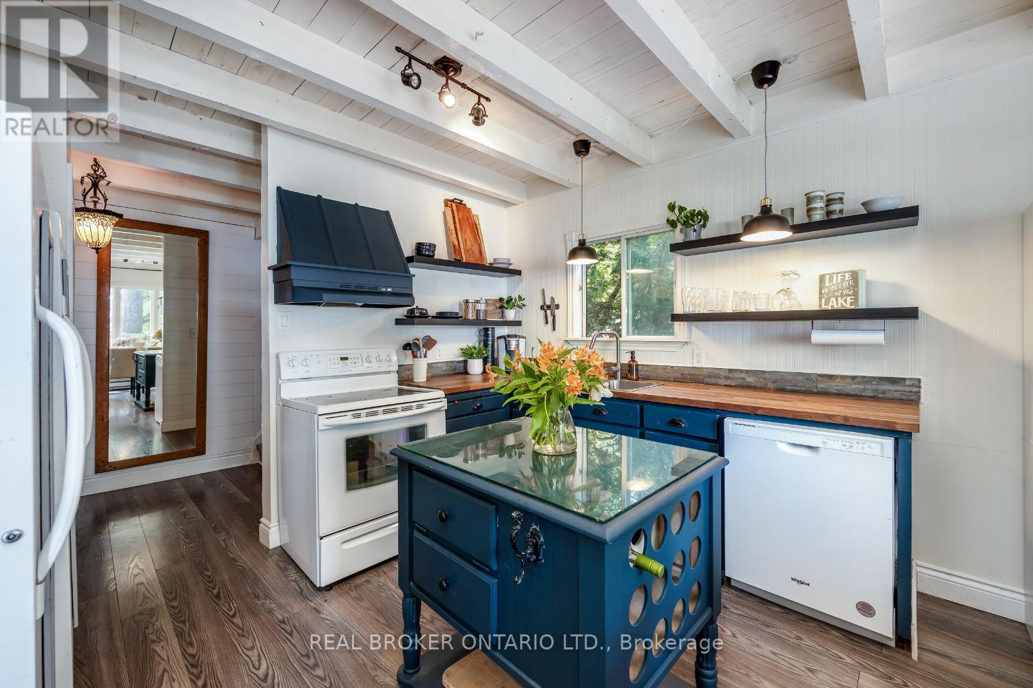 Photo 15 of 126 Pine Point Lane, Scugog ON