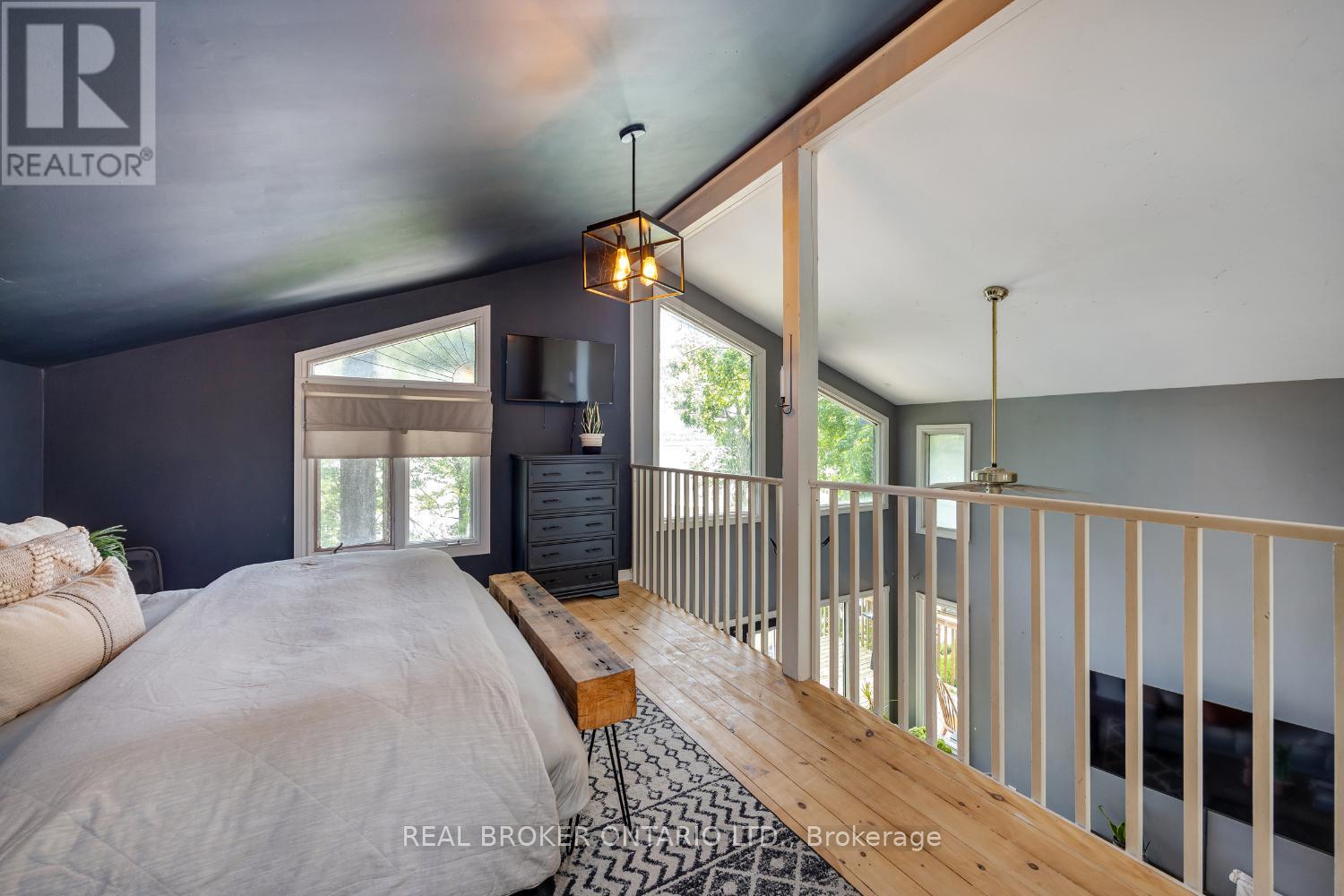 Photo 17 of 126 Pine Point Lane, Scugog ON