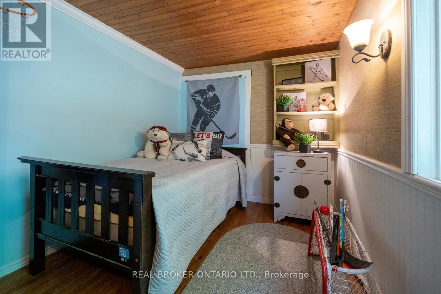 Photo 19 of 126 Pine Point Lane, Scugog ON