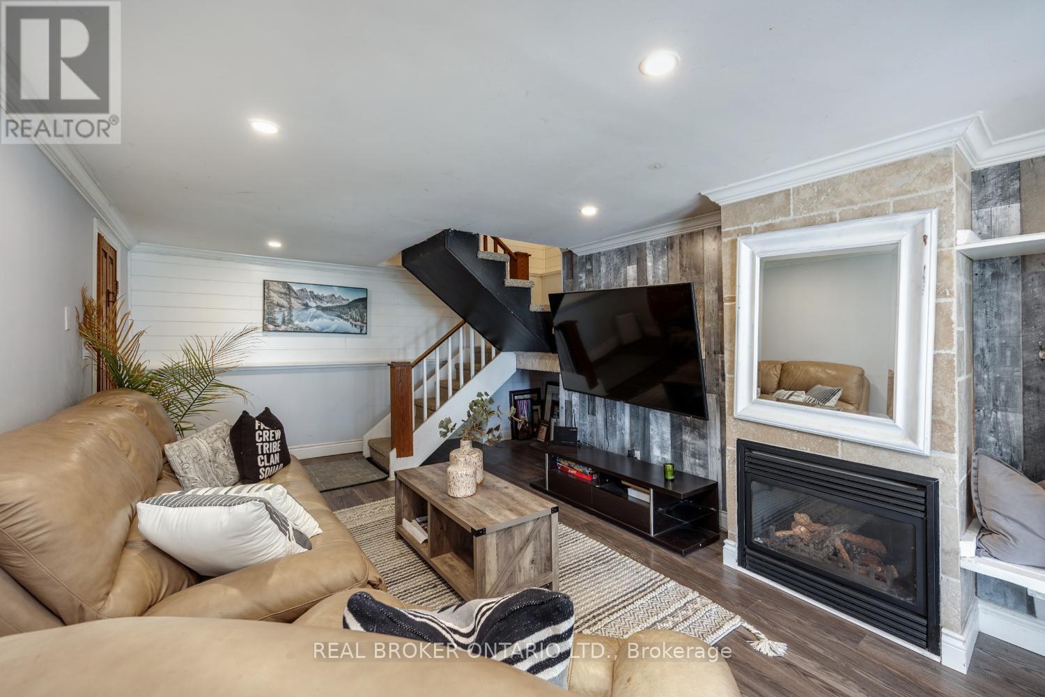 Photo 23 of 126 Pine Point Lane, Scugog ON