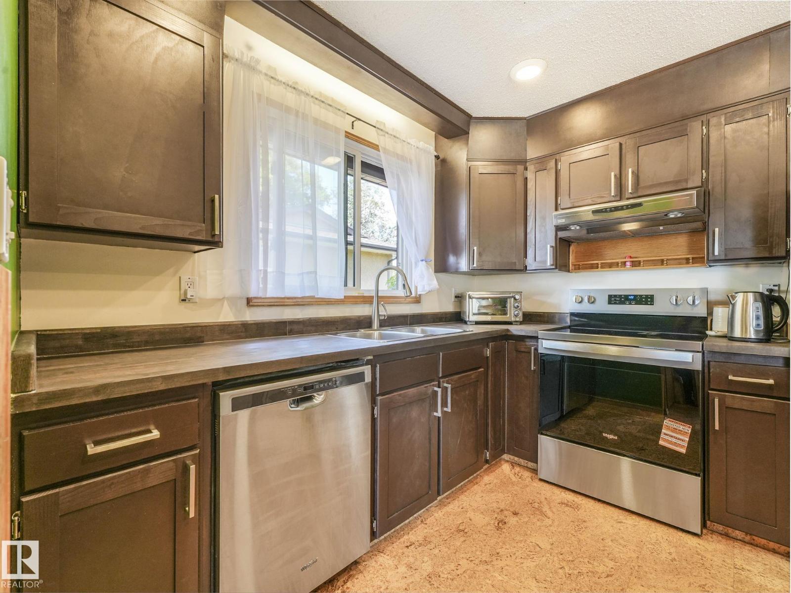 Photo 9 of 3608 15 Av Nw, Edmonton AB