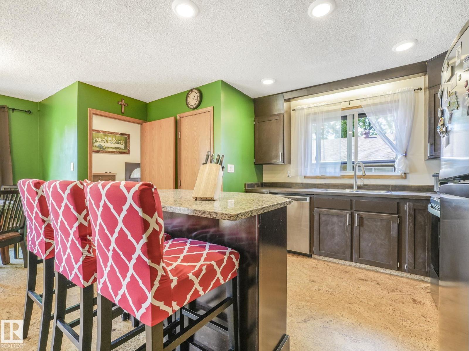 Photo 7 of 3608 15 Av Nw, Edmonton AB