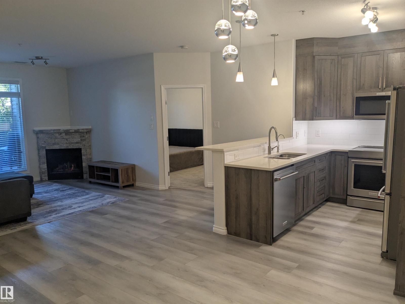 Photo 2 of 118 2503 Hanna Cr Nw, Edmonton AB