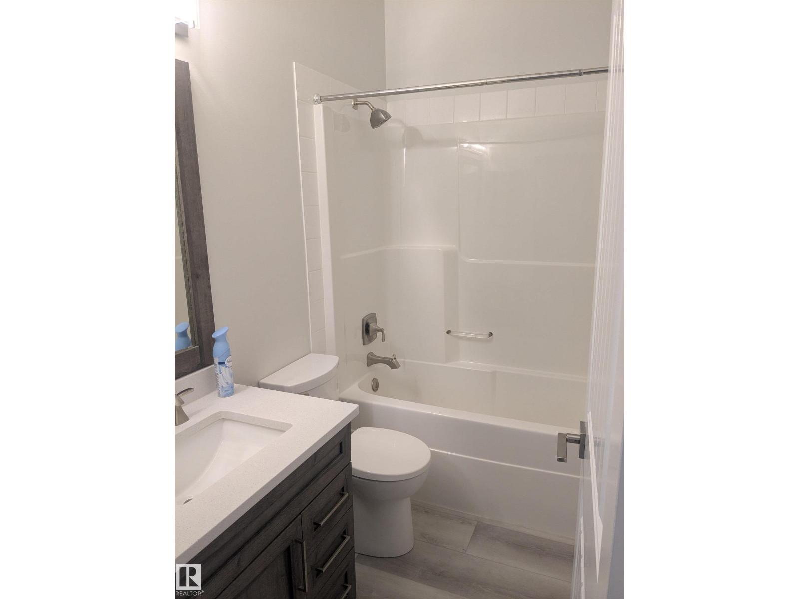 Photo 21 of 118 2503 Hanna Cr Nw, Edmonton AB
