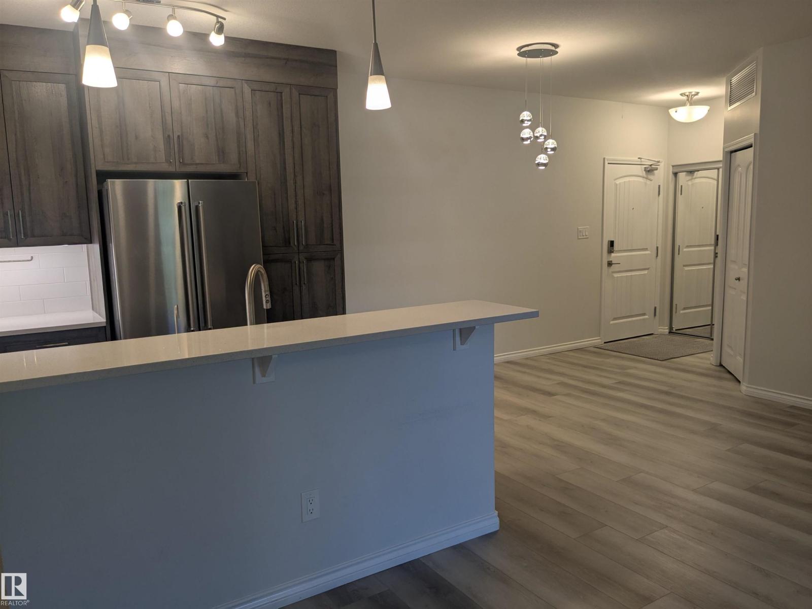 Photo 5 of 118 2503 Hanna Cr Nw, Edmonton AB