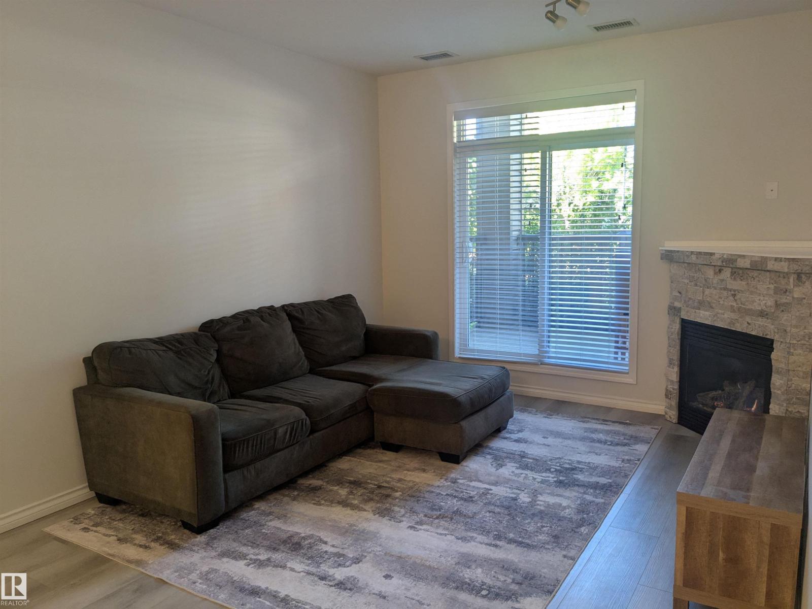 Photo 8 of 118 2503 Hanna Cr Nw, Edmonton AB