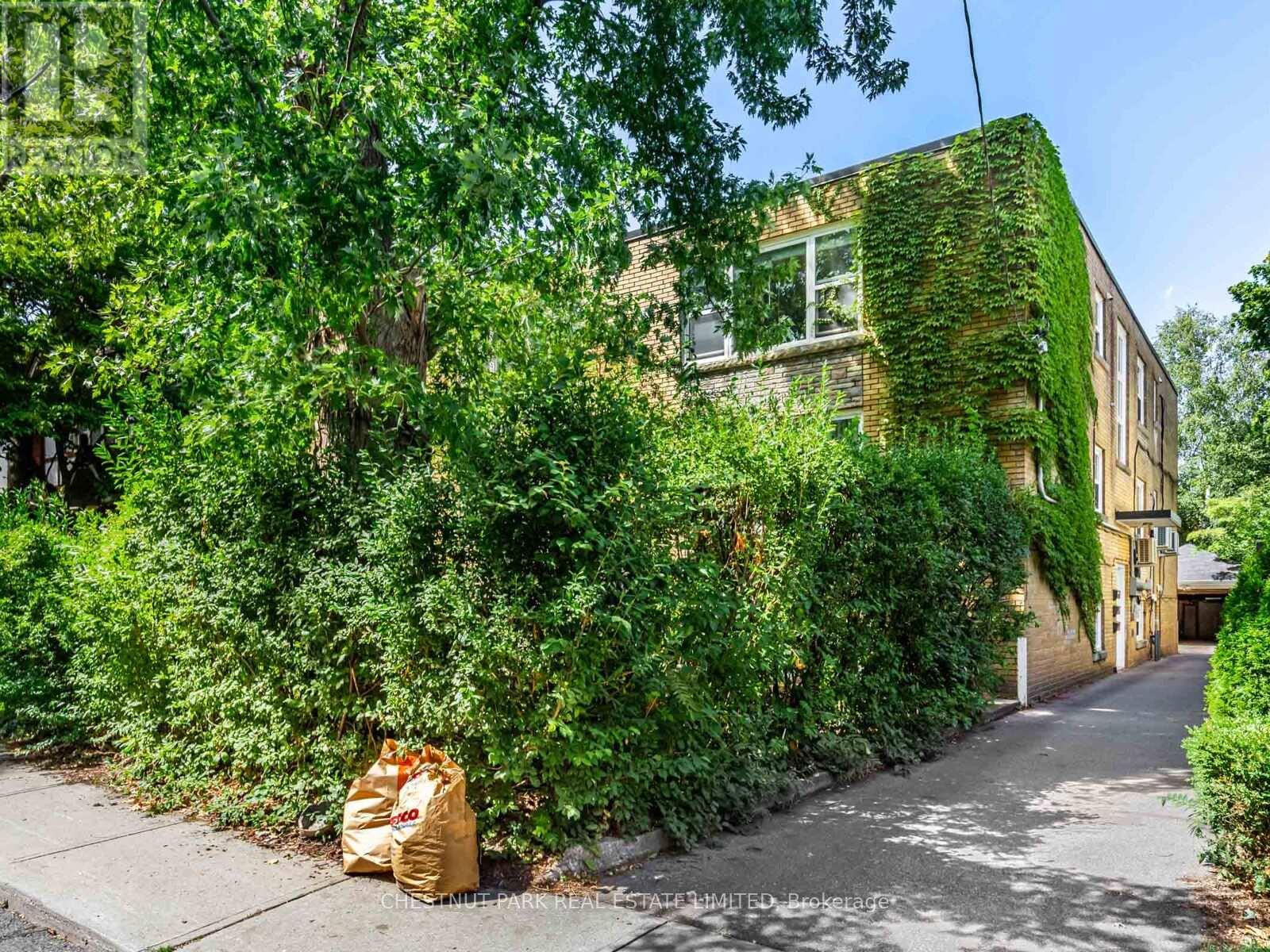 Photo 6 of 3 76 Walmsley Boulevard, Toronto ON