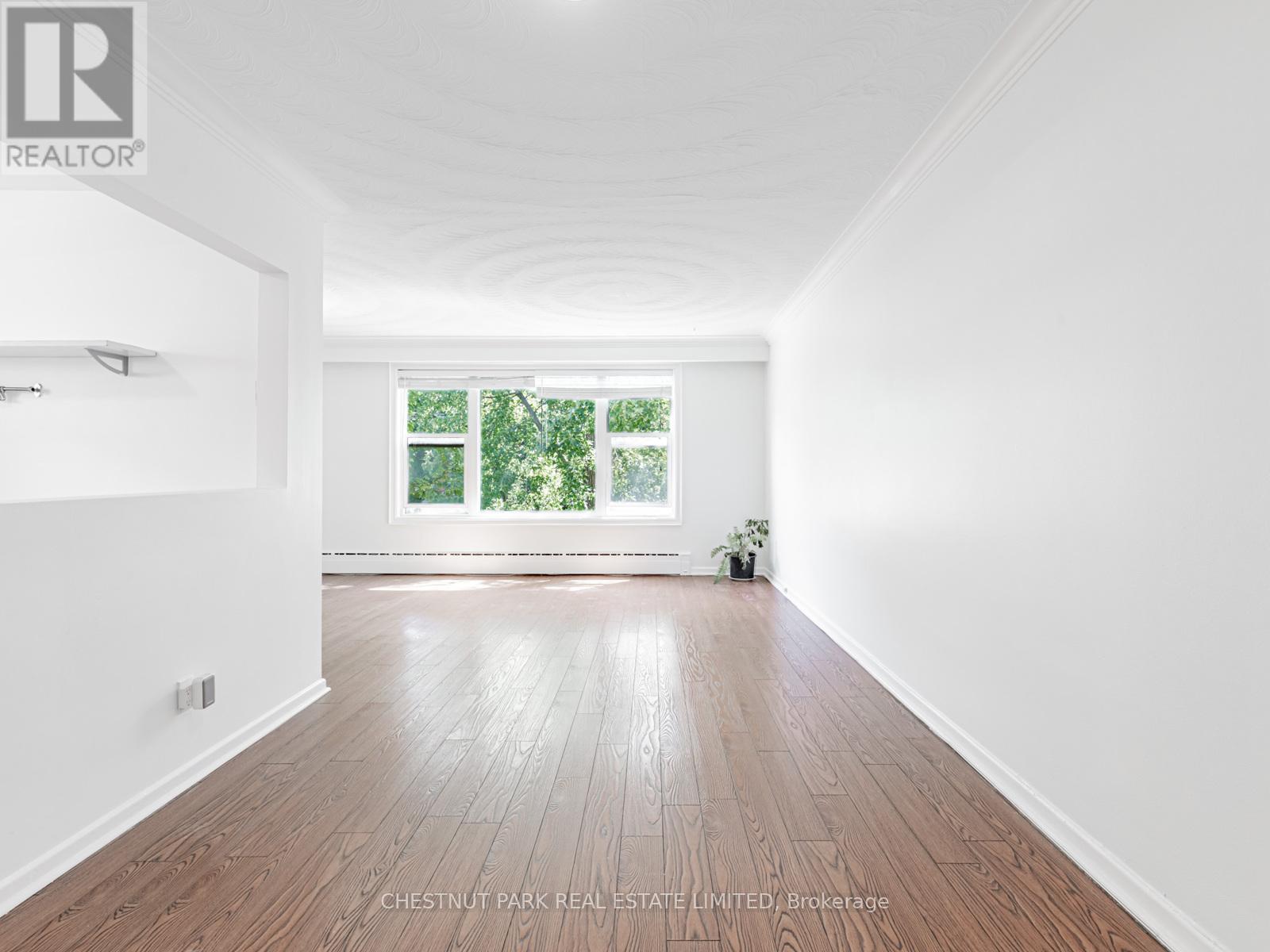 Photo 15 of 3 76 Walmsley Boulevard, Toronto ON