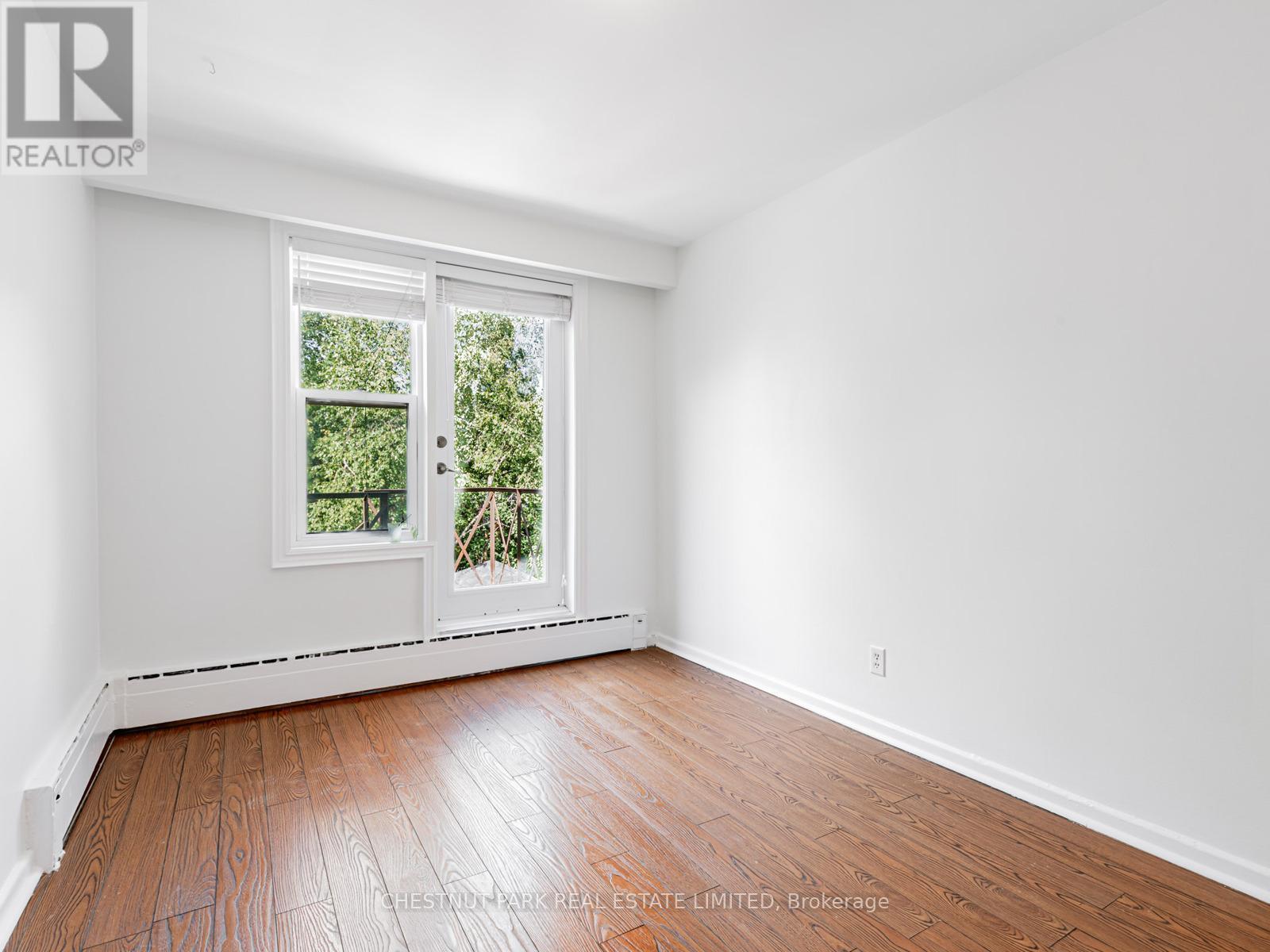 Photo 11 of 3 76 Walmsley Boulevard, Toronto ON