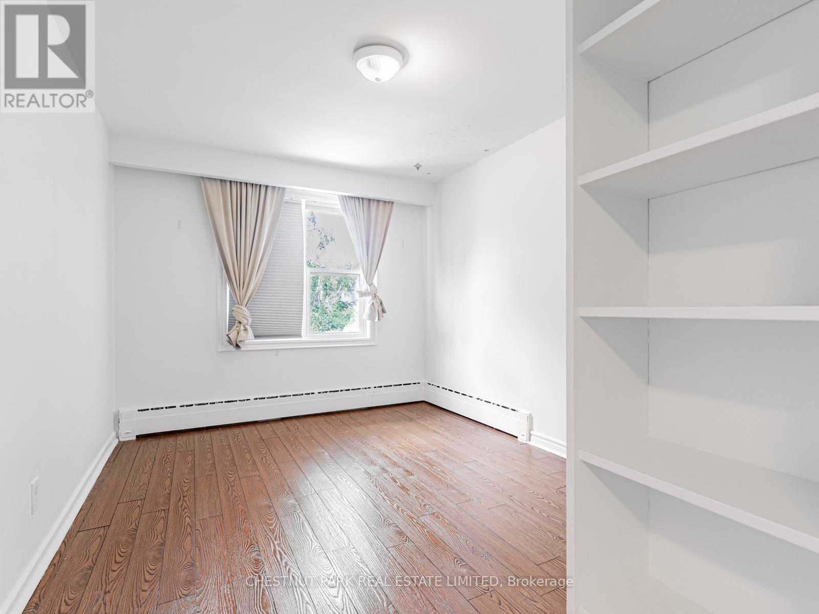 Photo 2 of 3 76 Walmsley Boulevard, Toronto ON