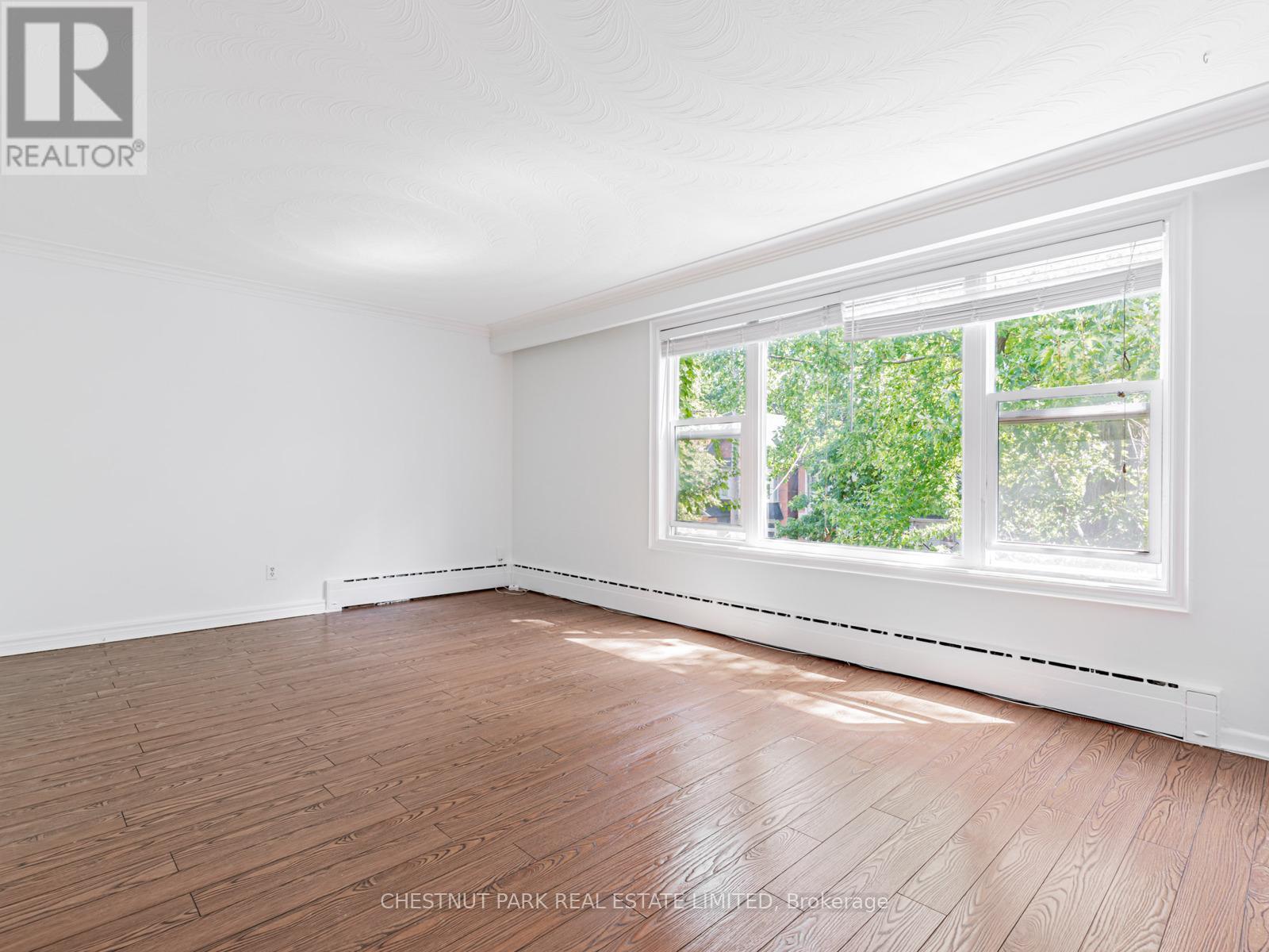 Photo 8 of 3 76 Walmsley Boulevard, Toronto ON