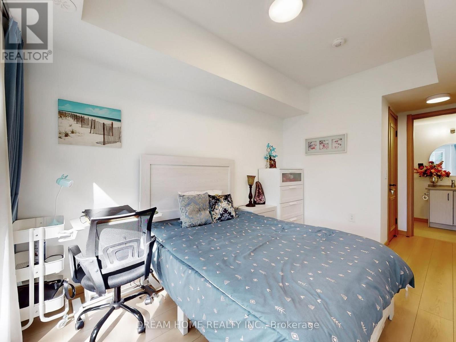 Photo 14 of 205 3425 Sheppard Avenue E, Toronto ON