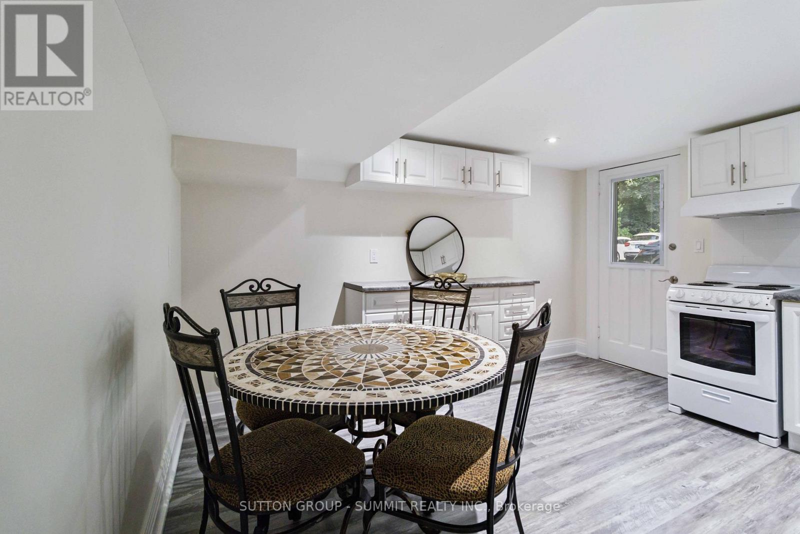 Photo 26 of 353 Queen Street S, Mississauga ON