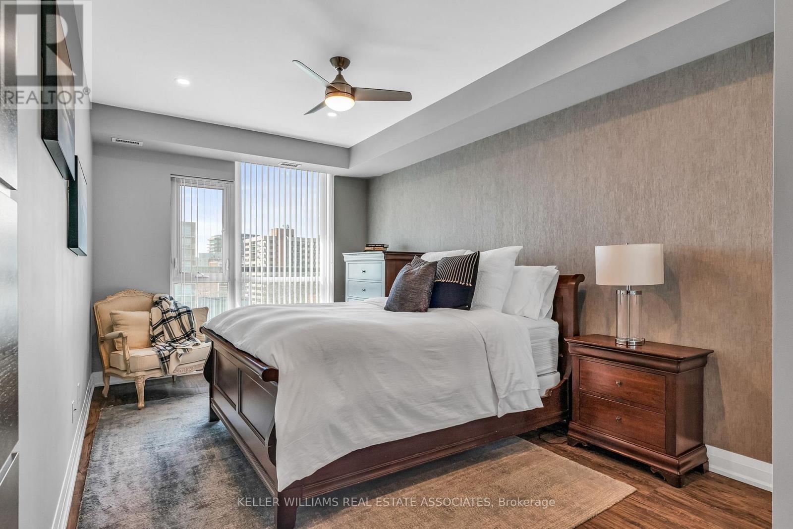Photo 8 of 609 1 Hurontario Street, Mississauga ON