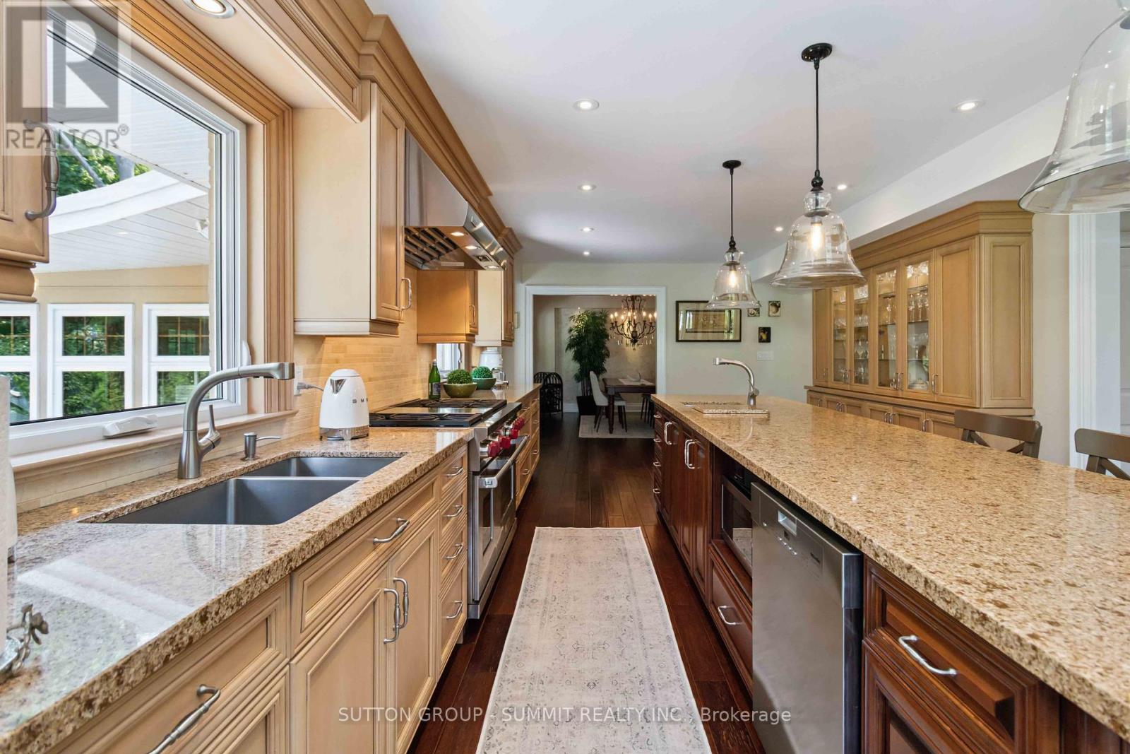 Photo 24 of 353 Queen Street S, Mississauga ON