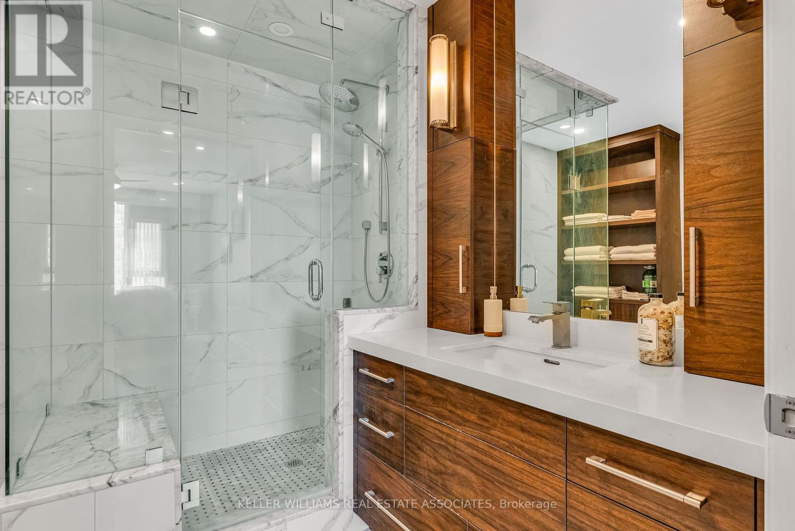 Photo 40 of 609 1 Hurontario Street, Mississauga ON