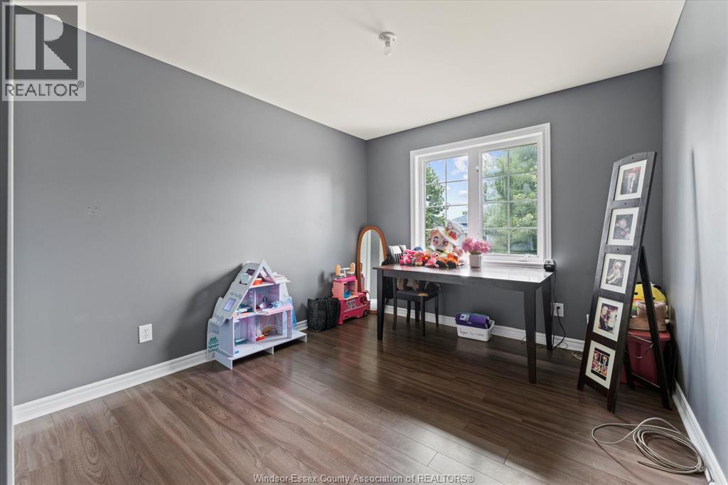Photo 8 of 1064 Pearson Avenue, Windsor ON