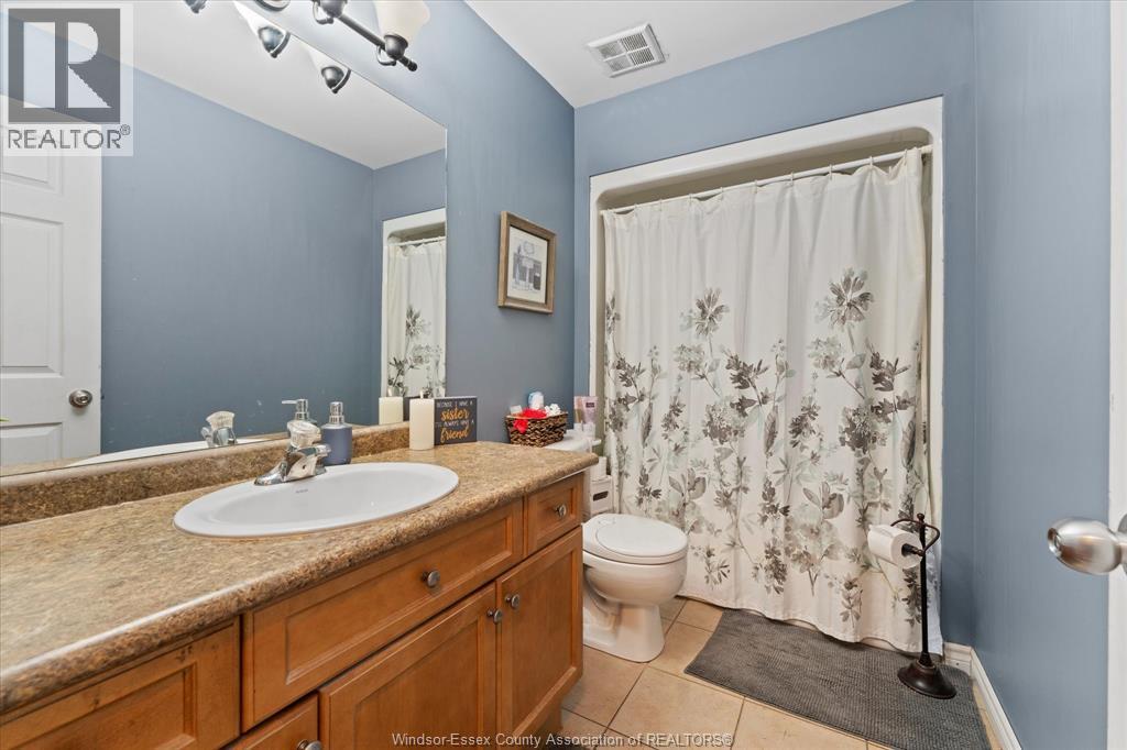 Photo 10 of 1064 Pearson Avenue, Windsor ON