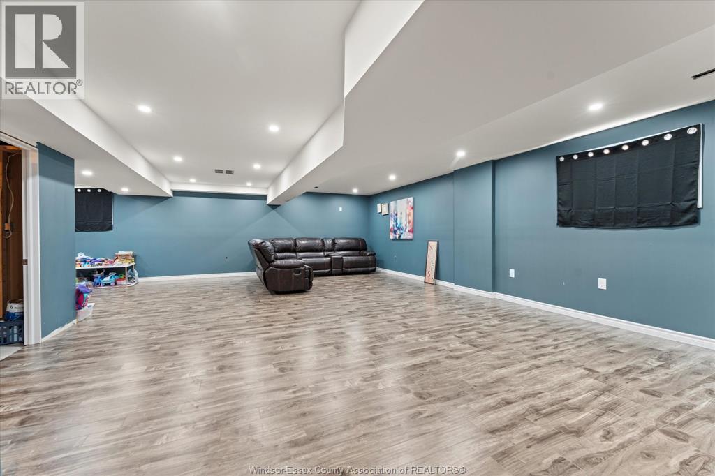 Photo 21 of 1064 Pearson Avenue, Windsor ON