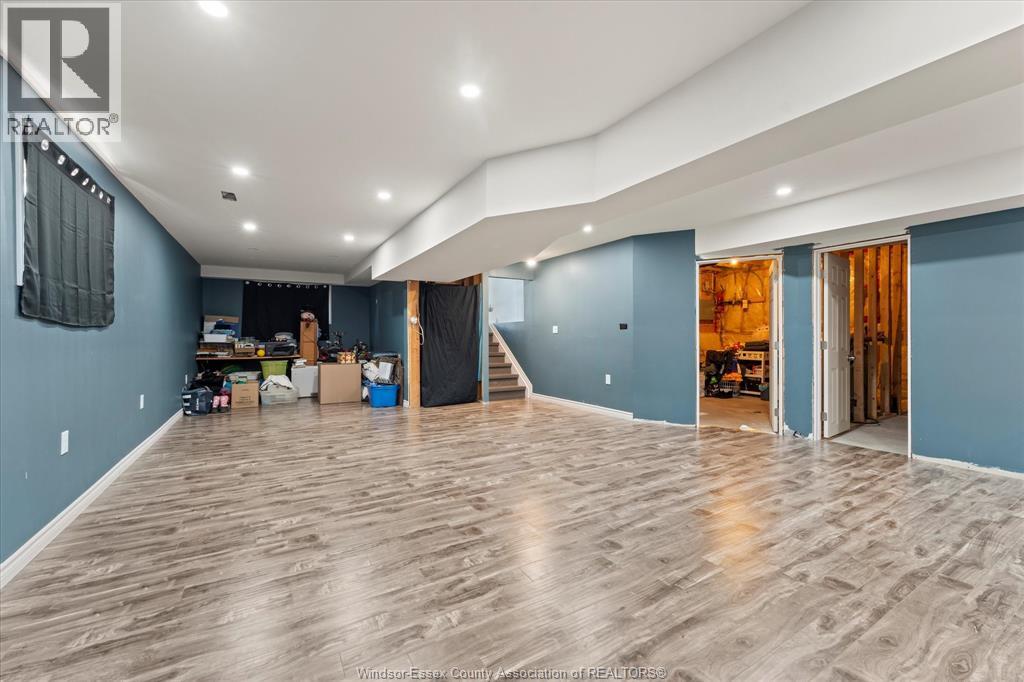 Photo 9 of 1064 Pearson Avenue, Windsor ON