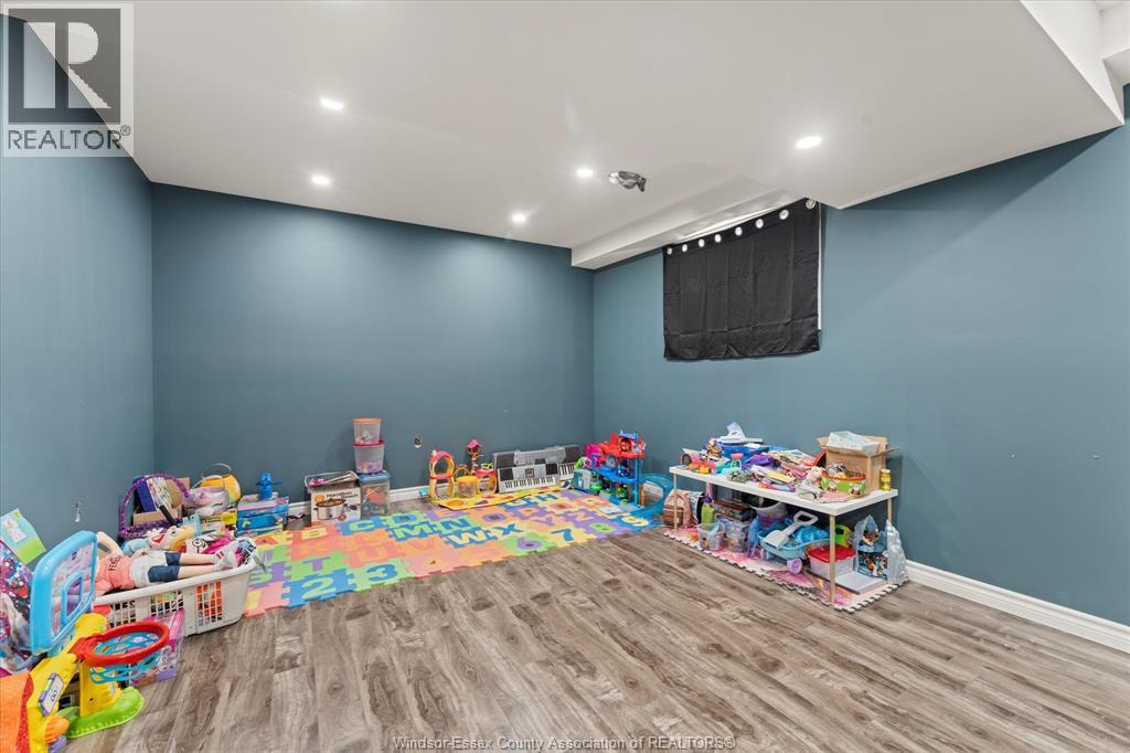 Photo 12 of 1064 Pearson Avenue, Windsor ON