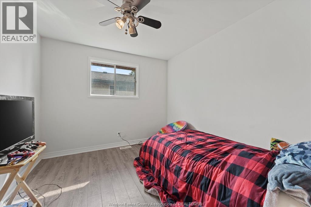 Photo 17 of 10540 Halstead Crescent, Windsor ON