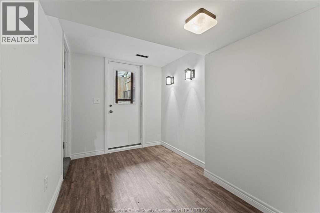 Photo 12 of 10540 Halstead Crescent, Windsor ON