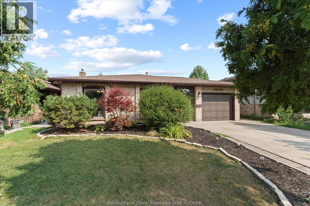 Photo 35 of 10540 Halstead Crescent, Windsor ON