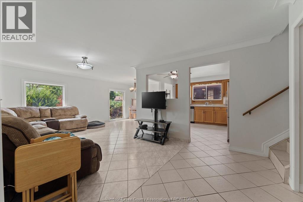 Photo 30 of 10540 Halstead Crescent, Windsor ON