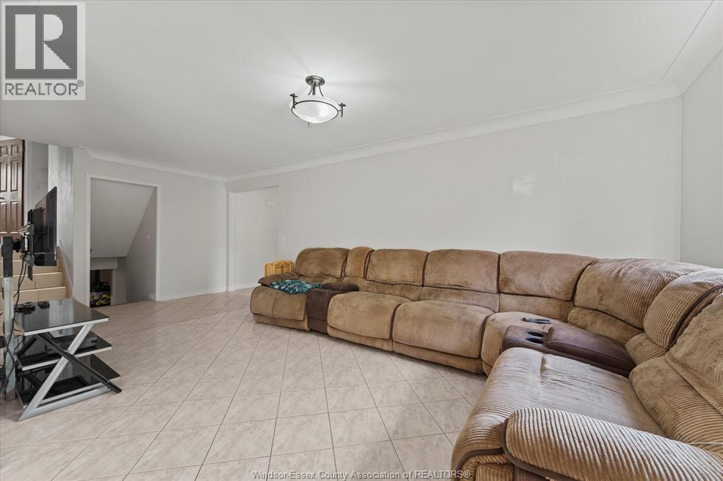 Photo 28 of 10540 Halstead Crescent, Windsor ON
