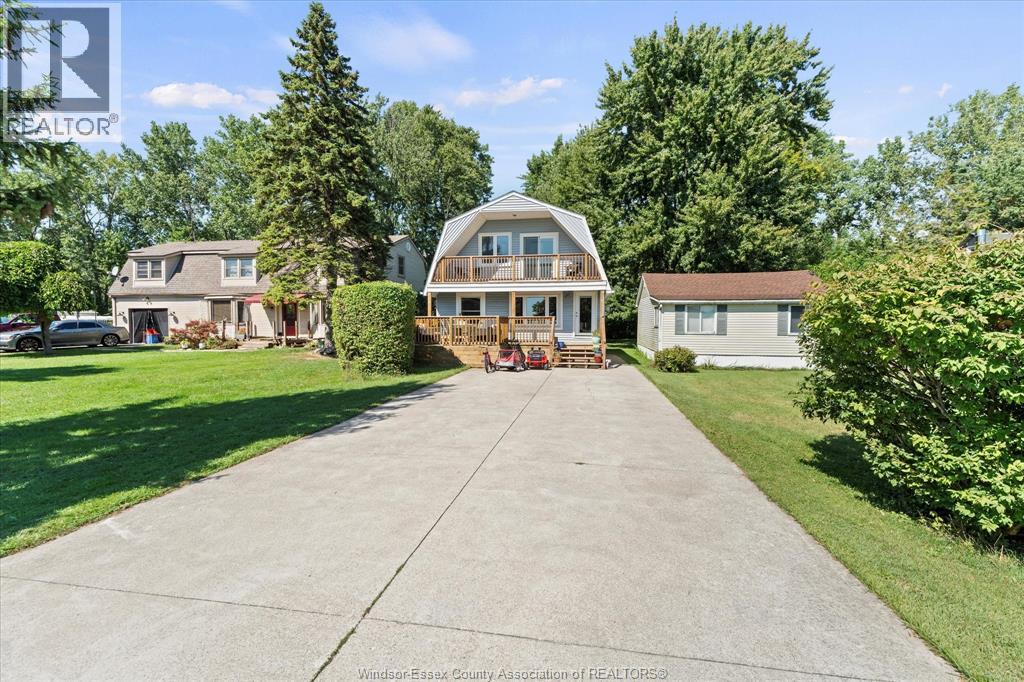 Photo 2 of 374 Lakewood Drive, Amherstburg ON