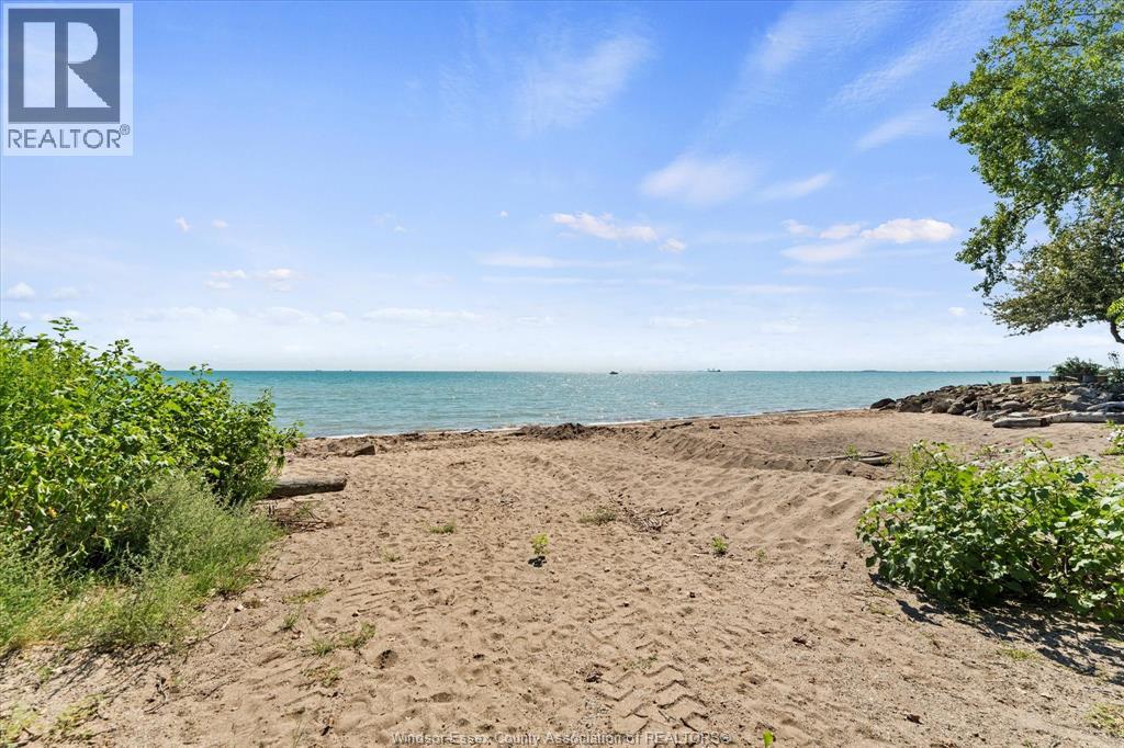 Photo 25 of 374 Lakewood Drive, Amherstburg ON
