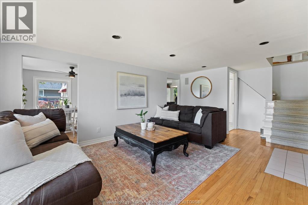 Photo 4 of 374 Lakewood Drive, Amherstburg ON