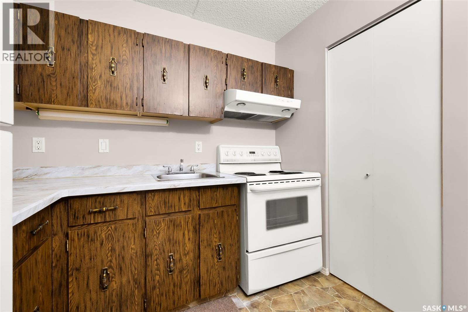 Photo 1 of 184 160 Gore Place, Regina SK