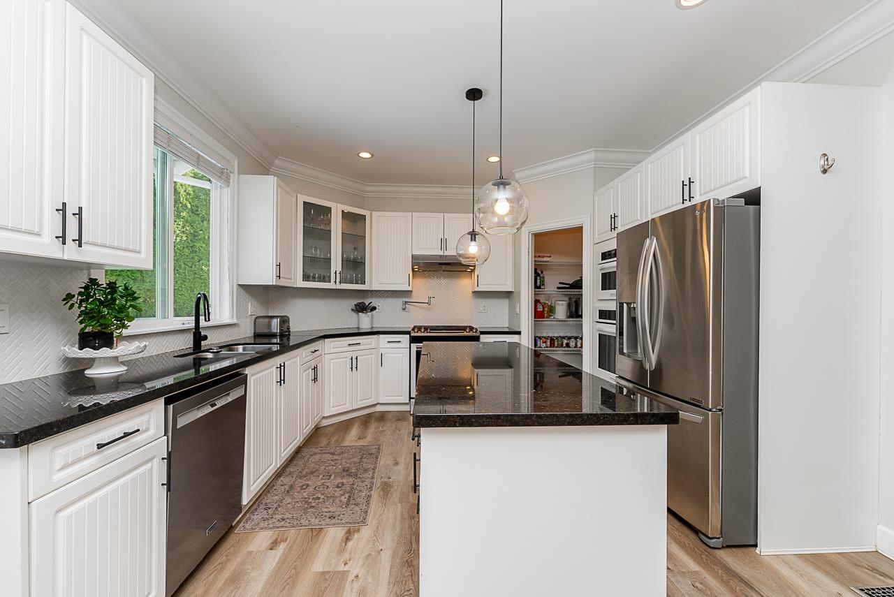 Photo 8 of 7078 179 Street, Surrey BC