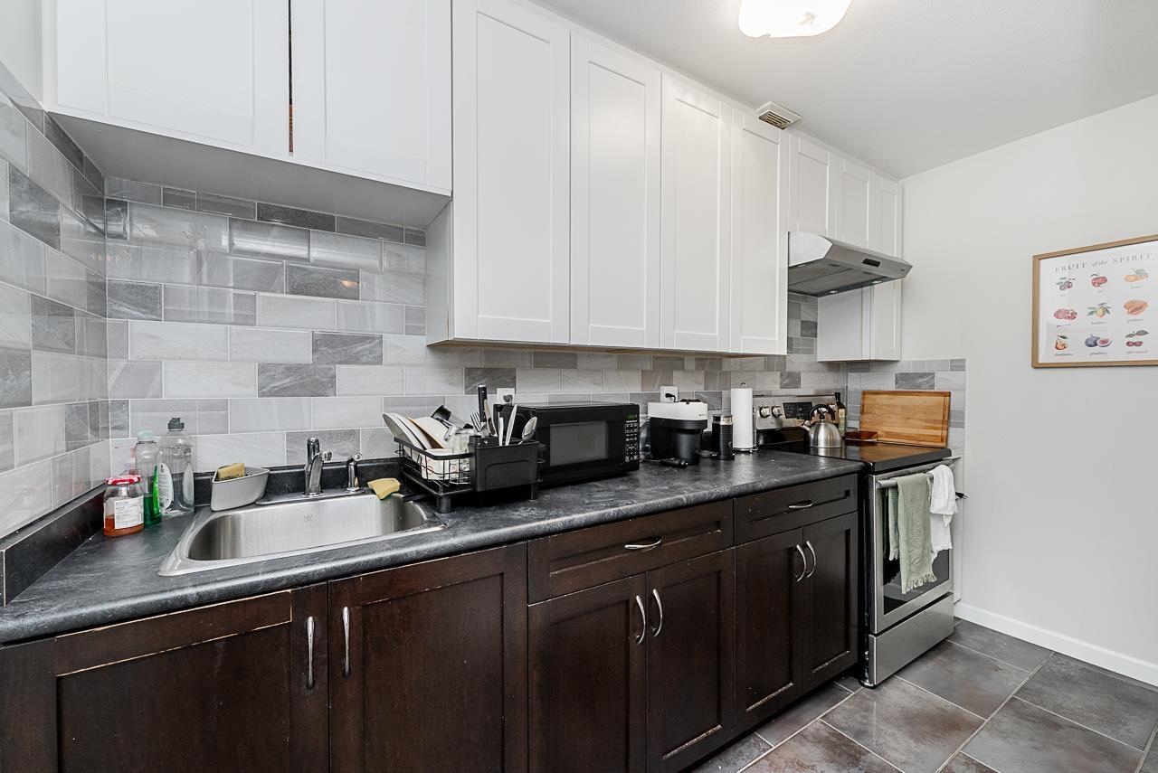 Photo 29 of 7078 179 Street, Surrey BC