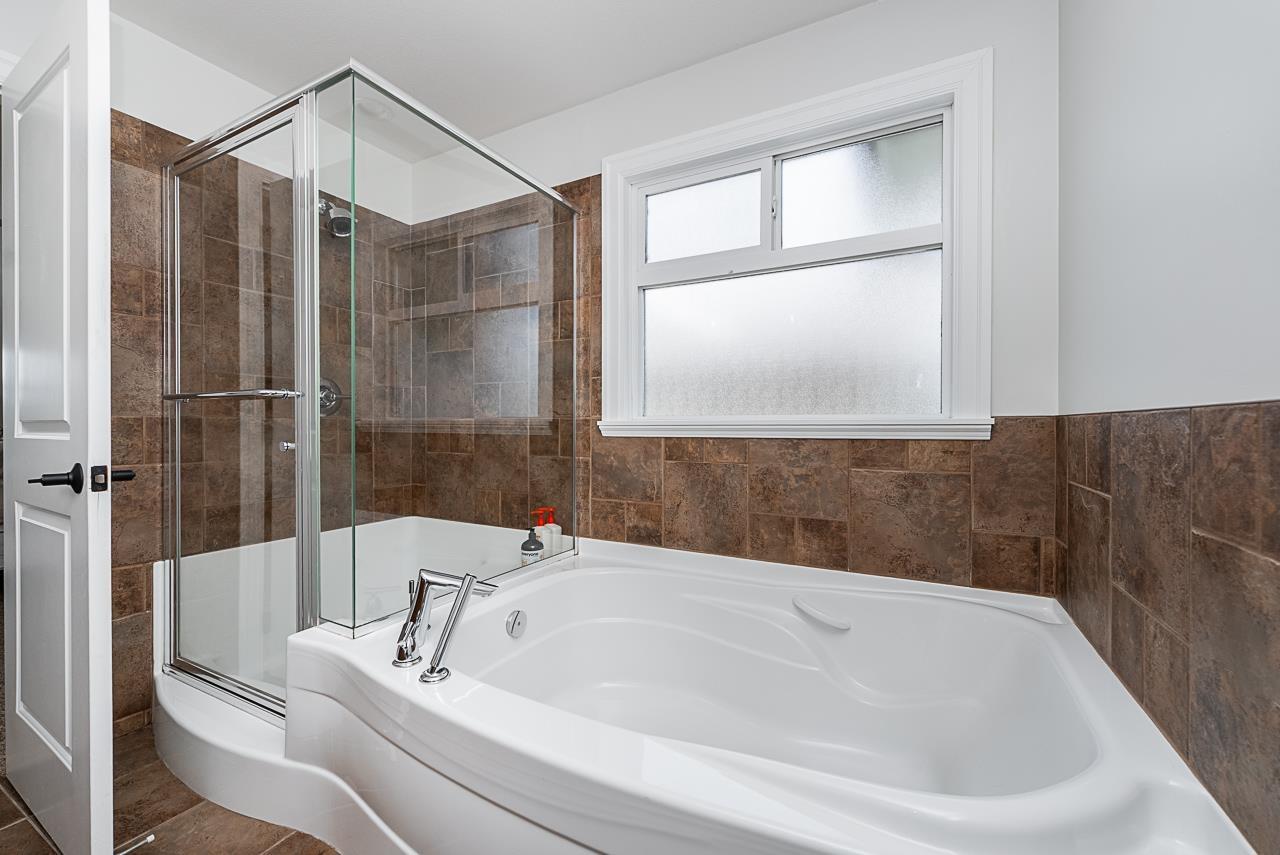 Photo 20 of 7078 179 Street, Surrey BC